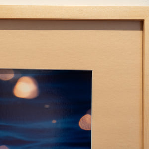 Sous la lumière - Cadre galerie (24x36 pouces)