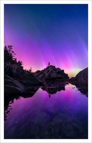 Contemplating the aurora - Greeting card