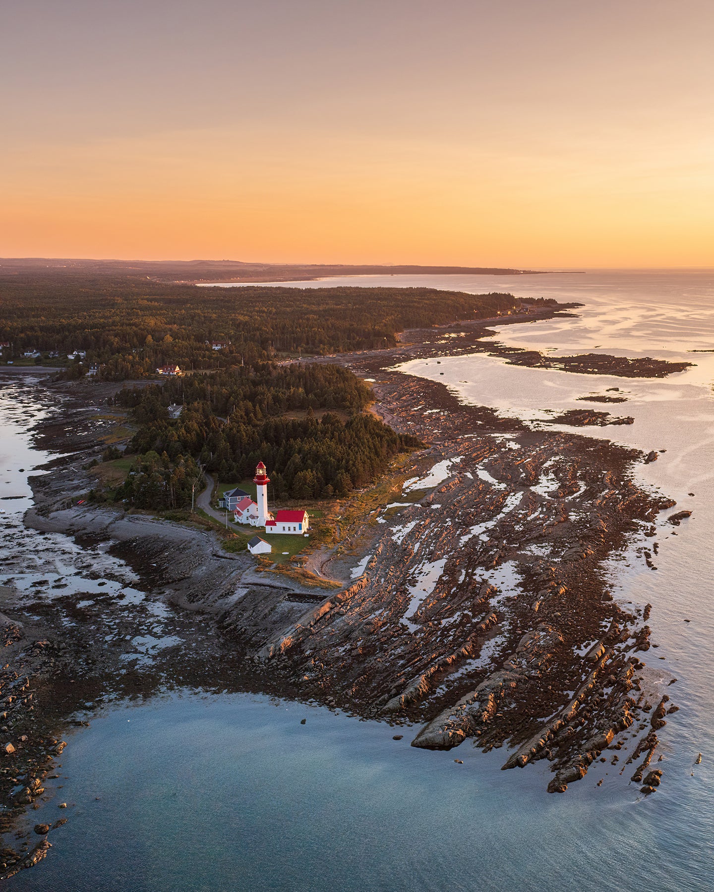 Golden light on Métis