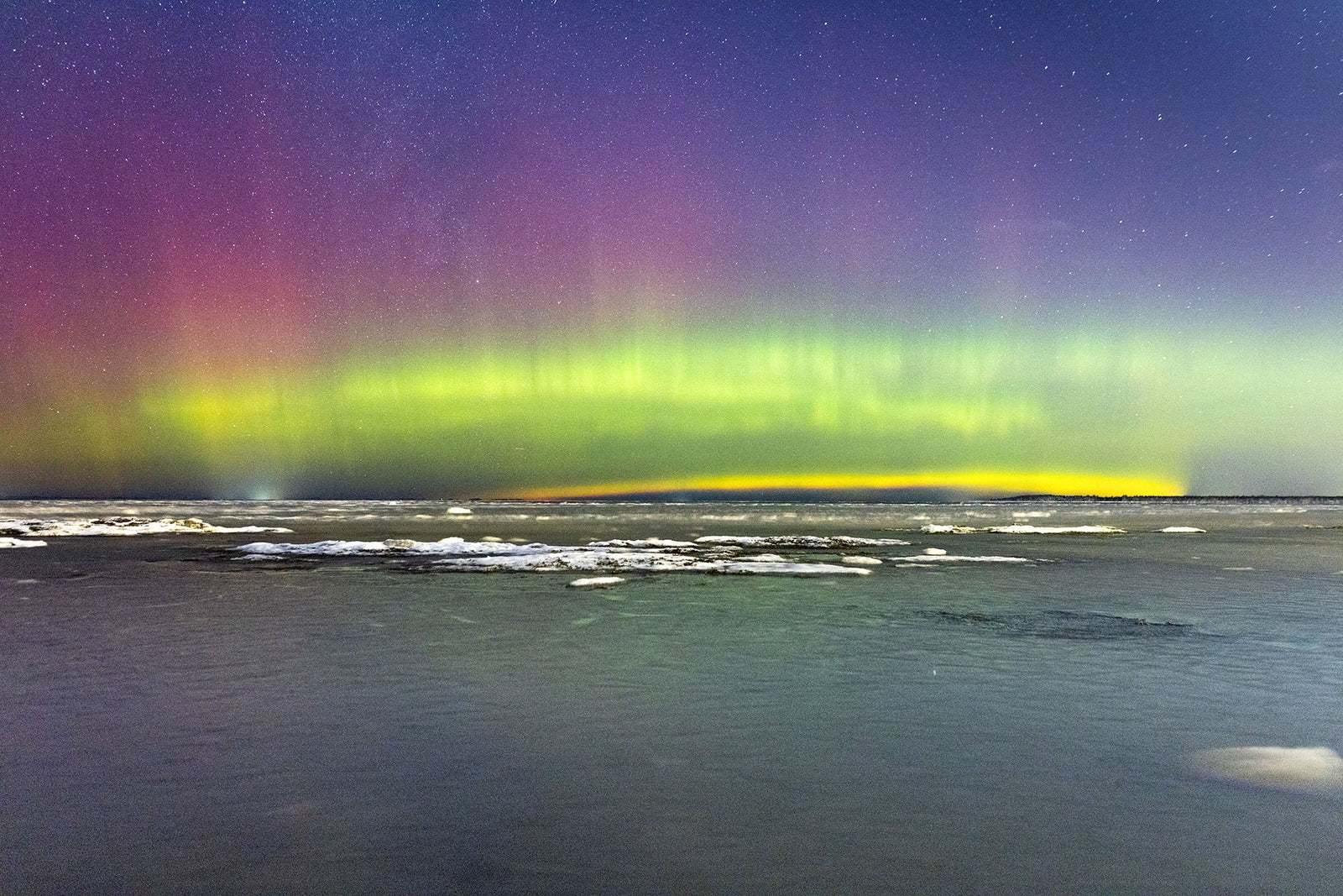 Couleurs au-dessus des glaces