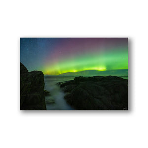 Incoming tide under the aurora