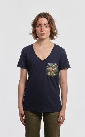 Semi-adjusted V-neck T-shirt - Bambi